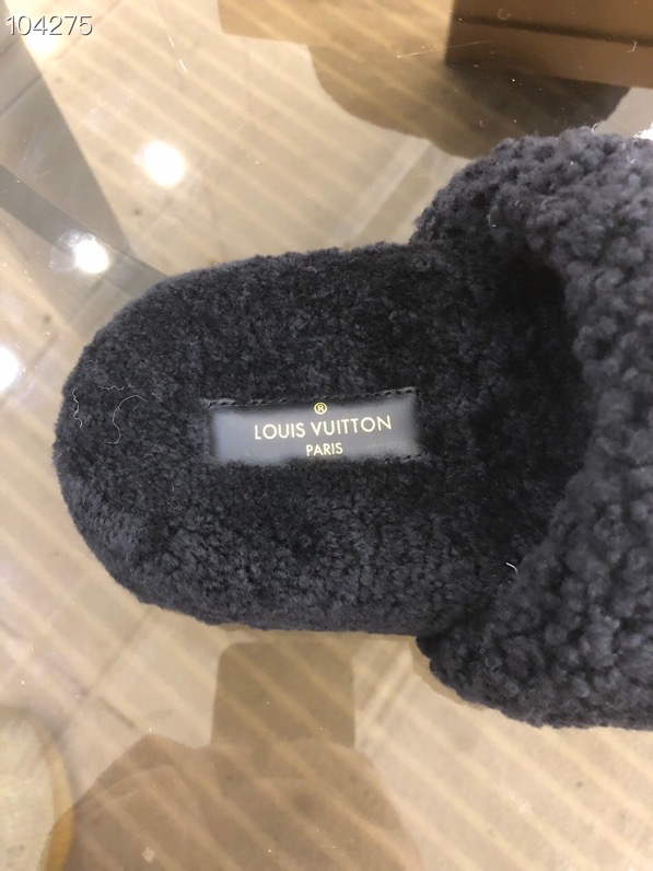 LV $82 gallery