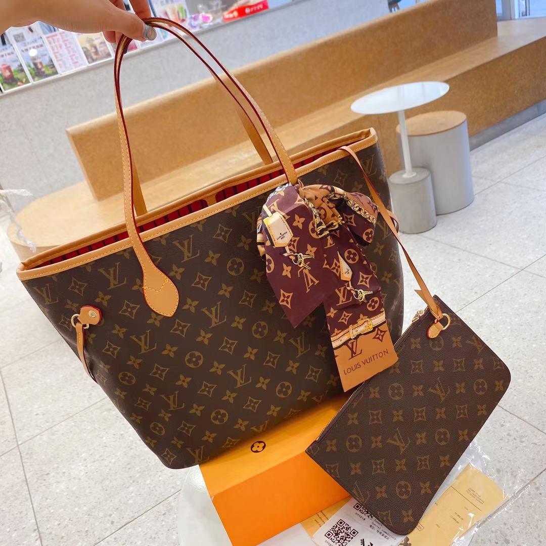 LV $82 gallery