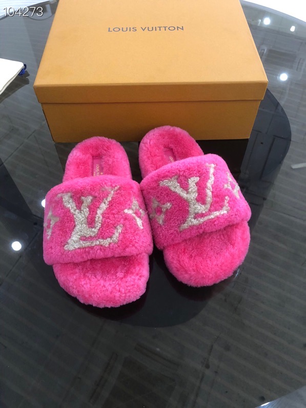 LV $82 gallery