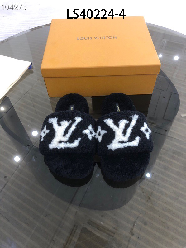 LV $82 gallery