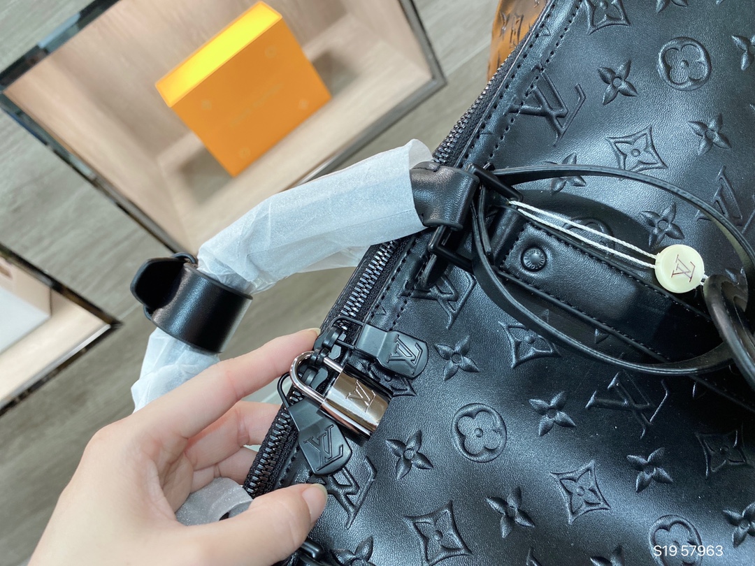 LV $82 gallery