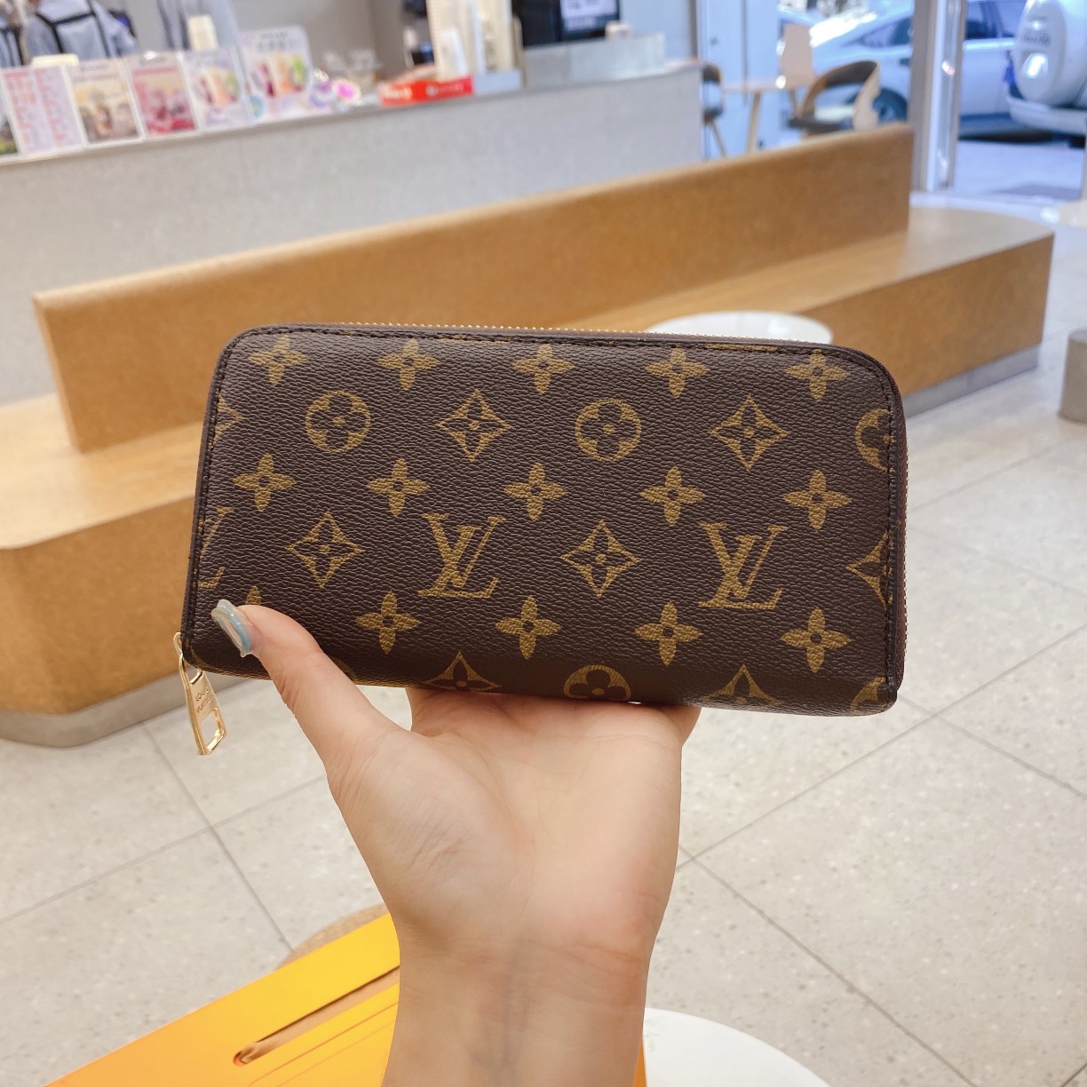 LV $82 gallery