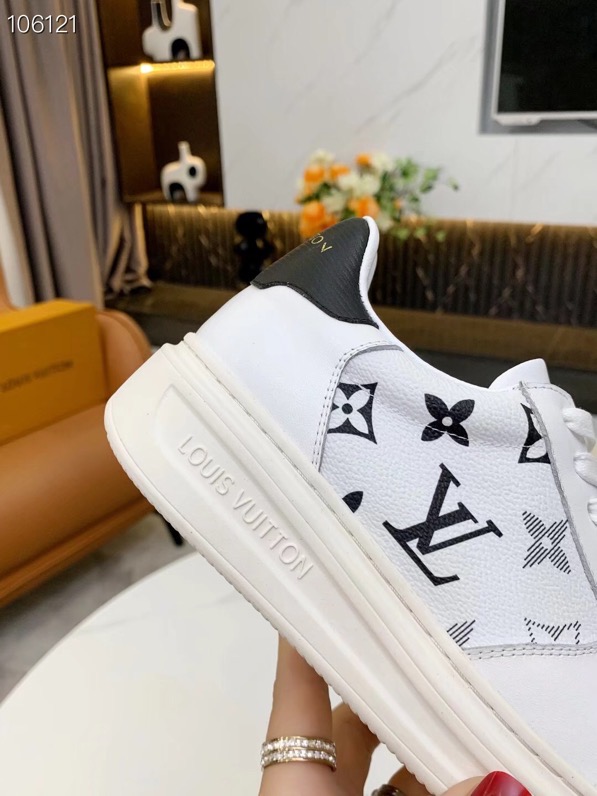 LV $82 gallery