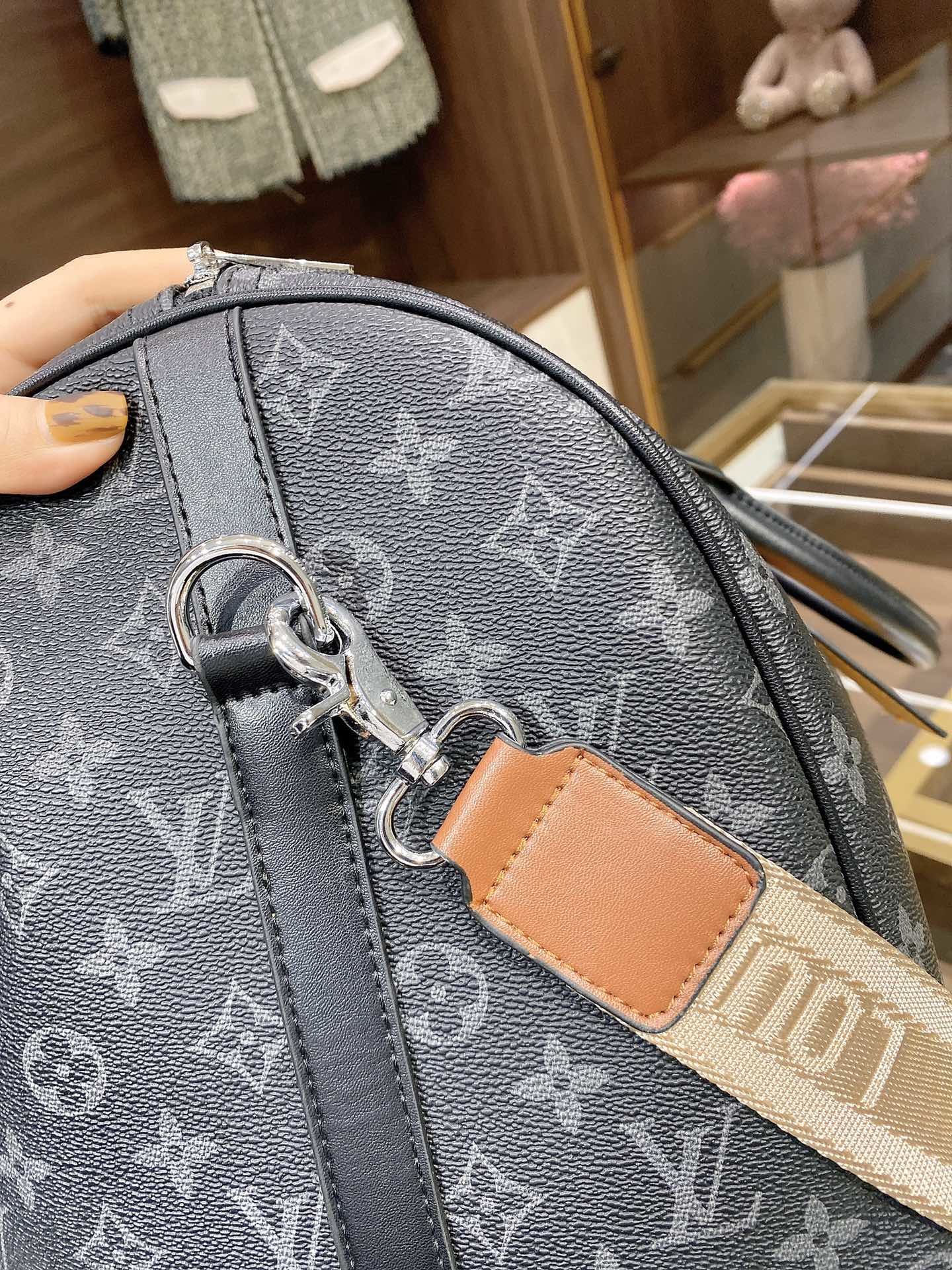 LV $82 gallery