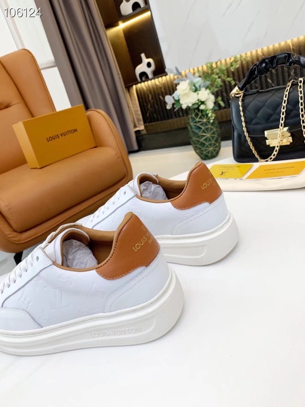 LV $82 gallery