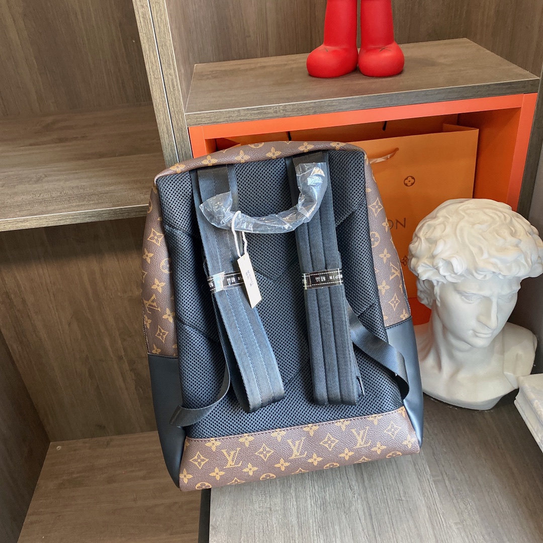 LV $83 gallery