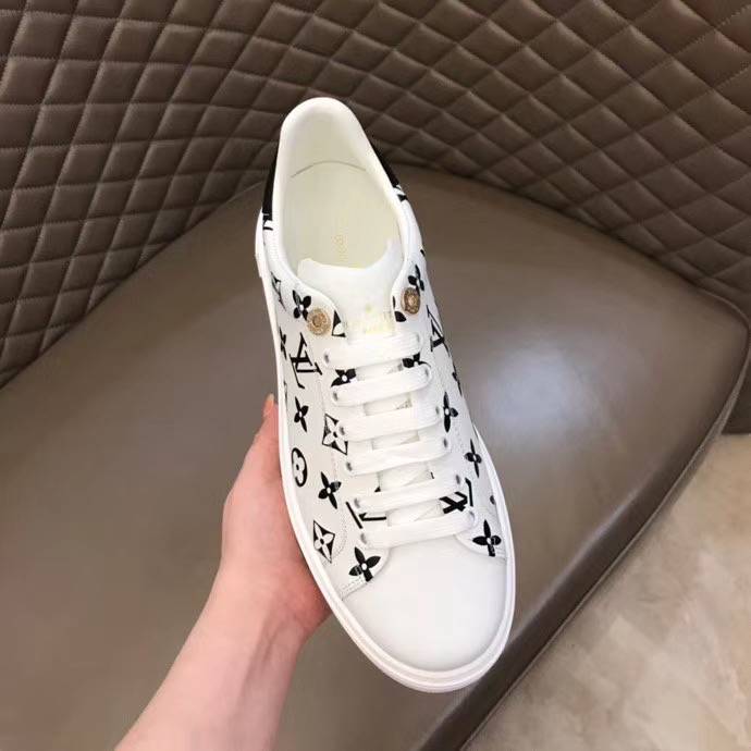 LV $83 gallery