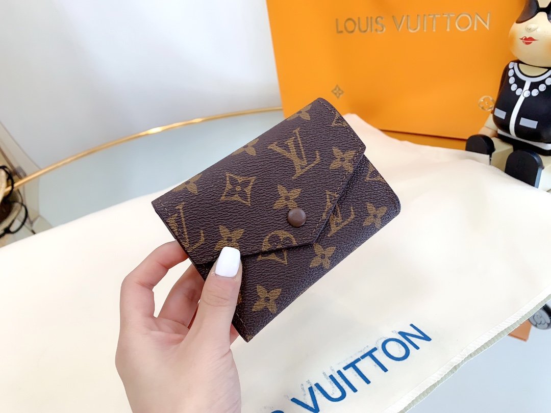 LV $83 gallery