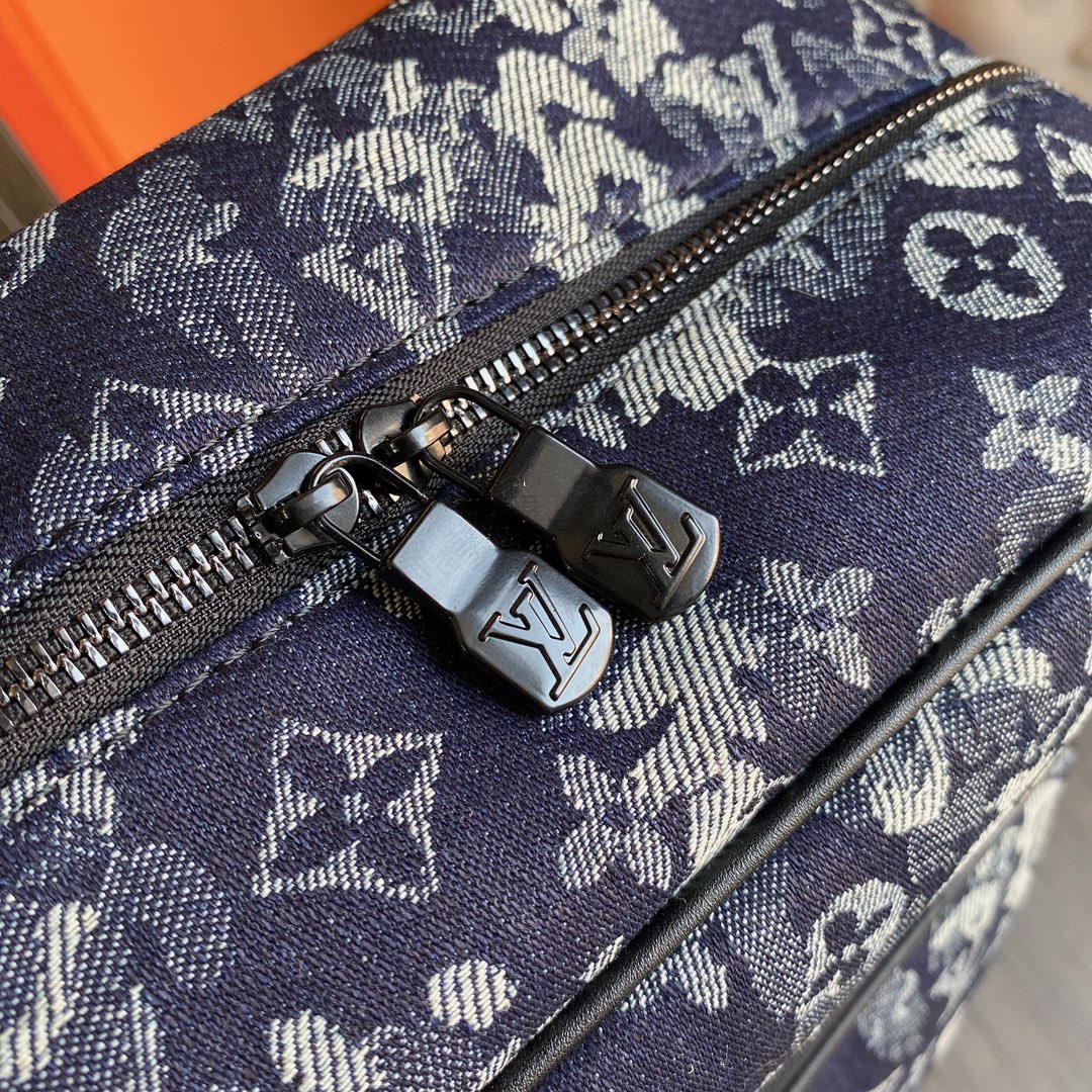 LV $83 gallery