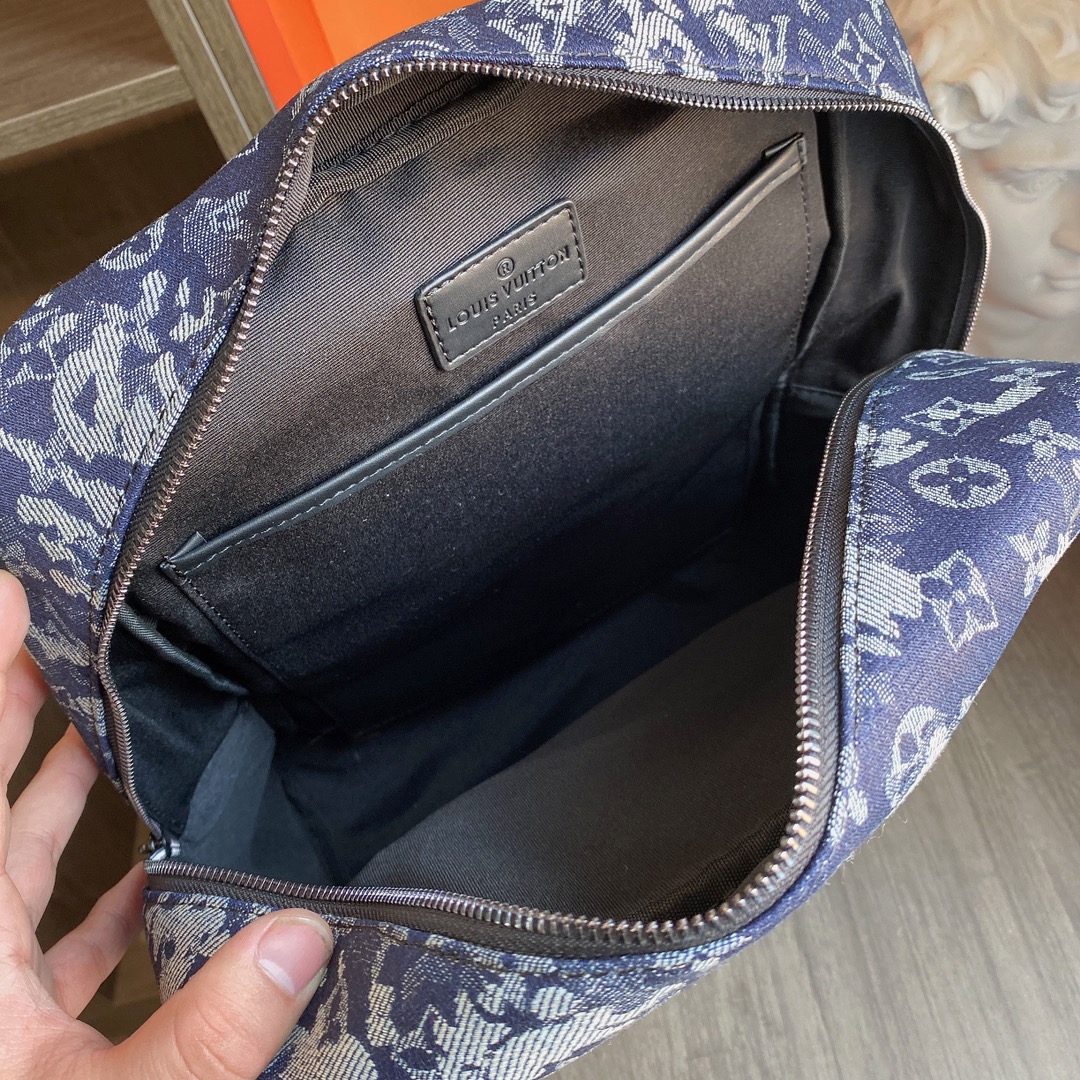 LV $83 gallery