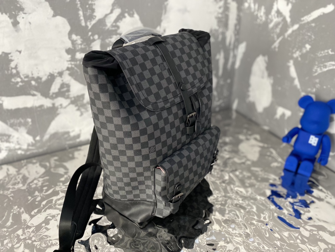 LV $84 gallery