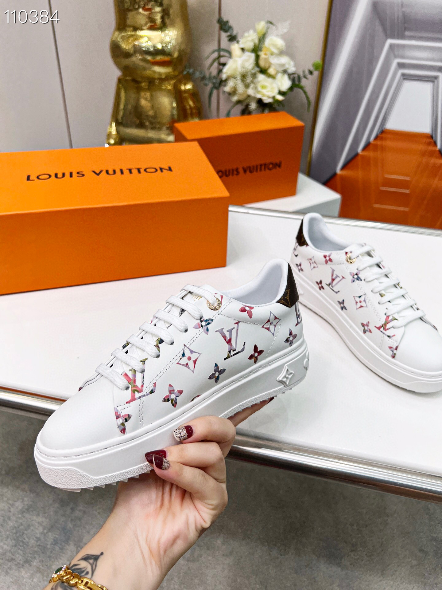 LV $84 gallery