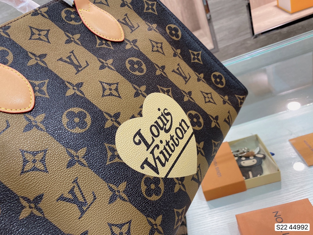 LV $84 gallery