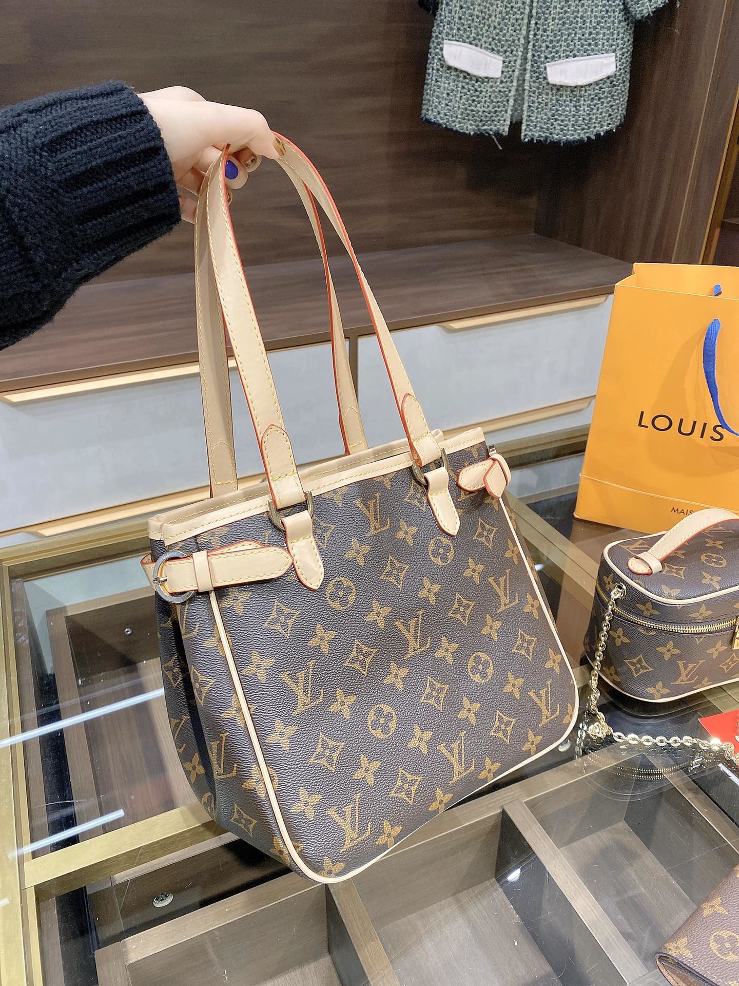 LV $84 gallery