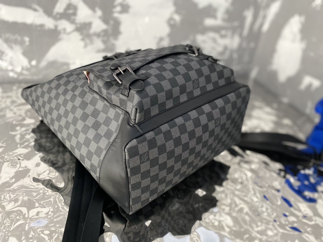 LV $84 gallery