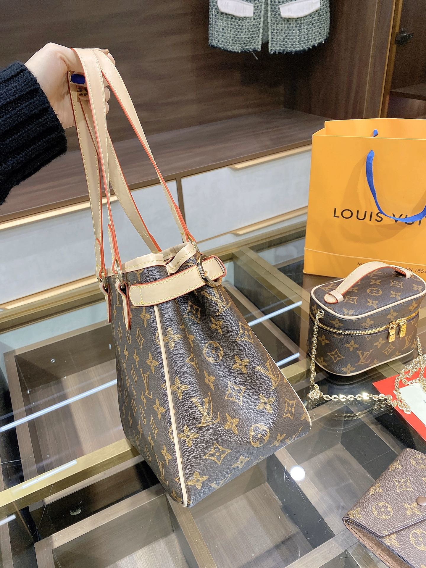 LV $84 gallery