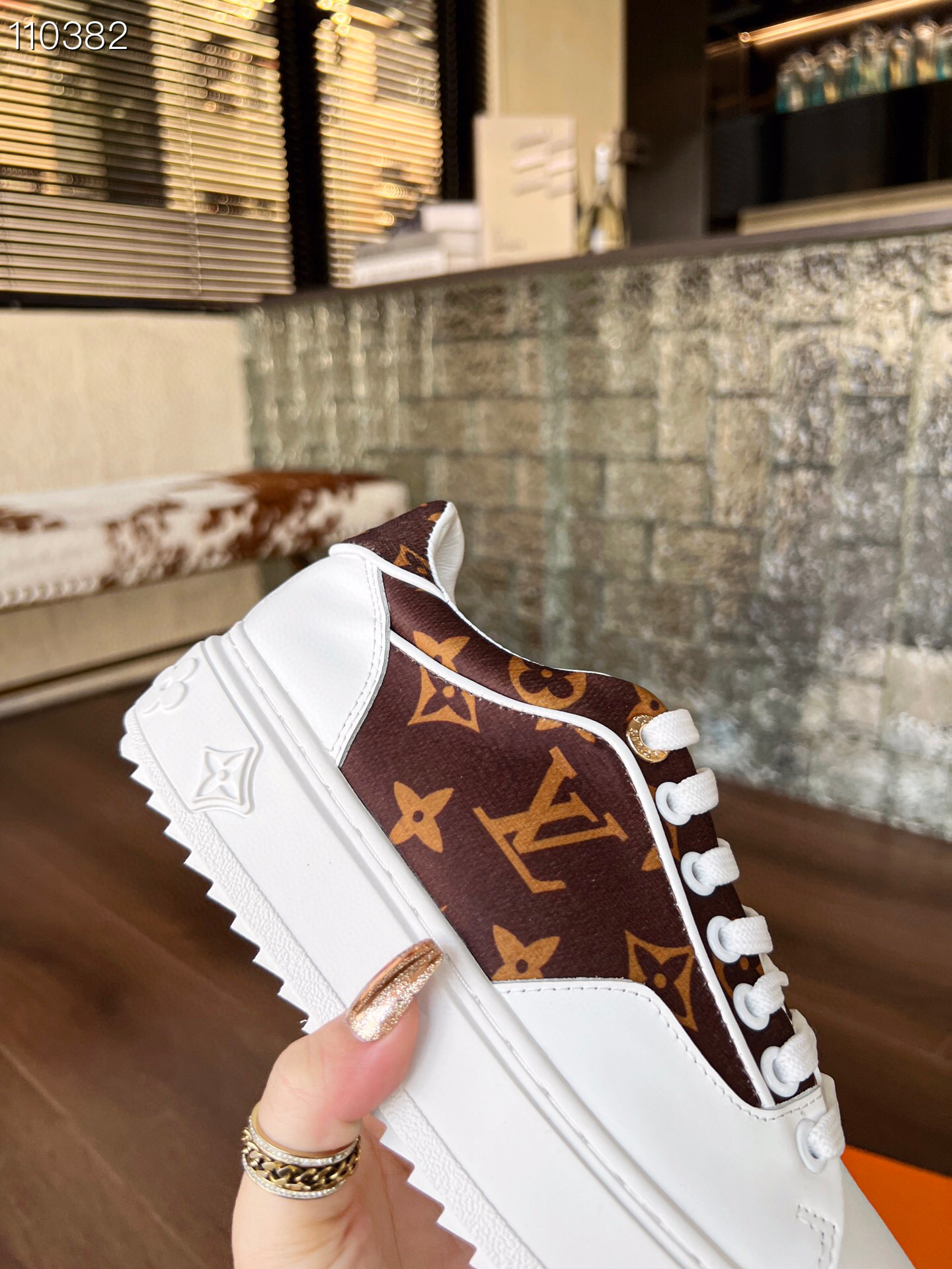 LV $84 gallery