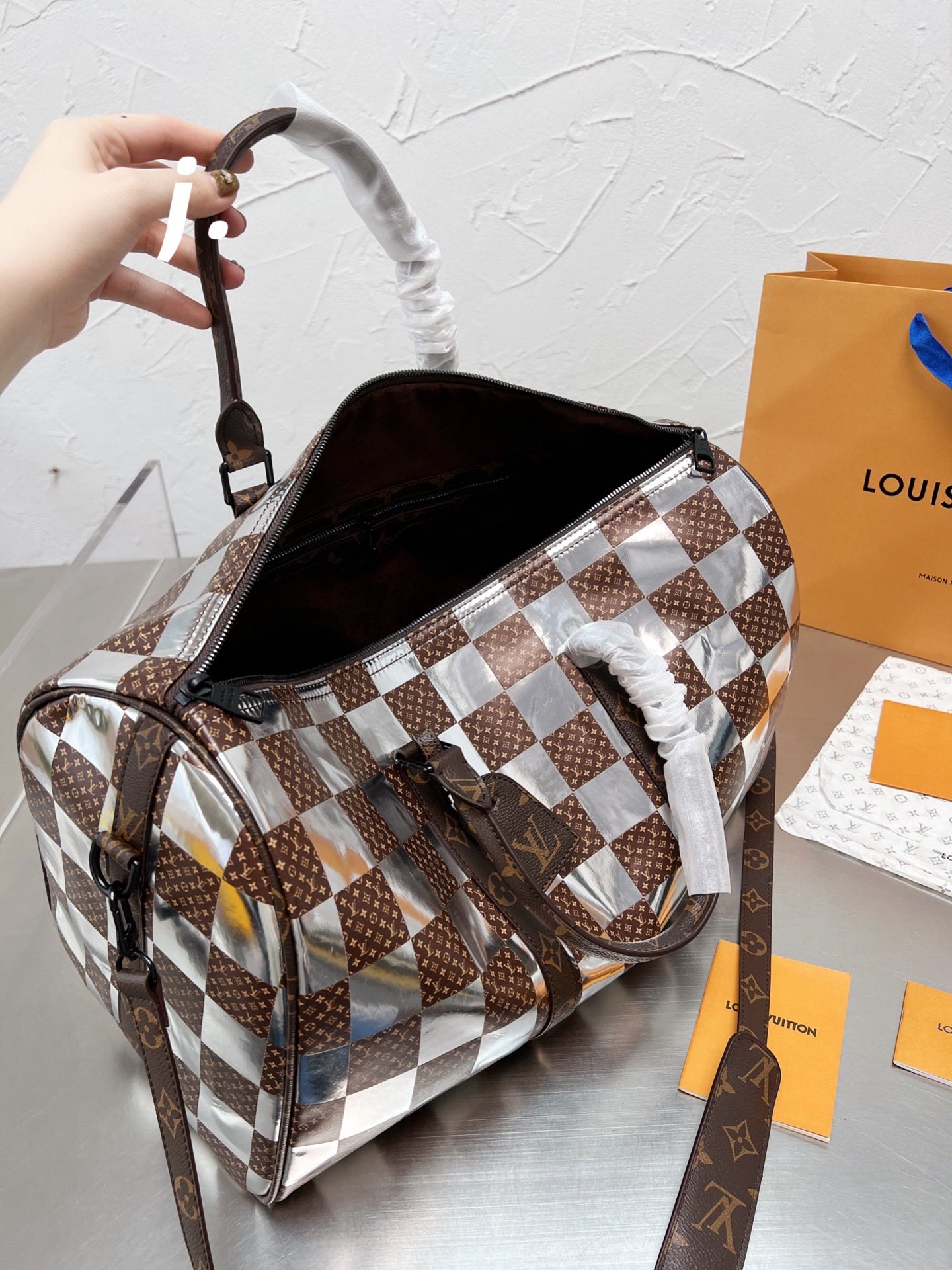 LV $84 gallery