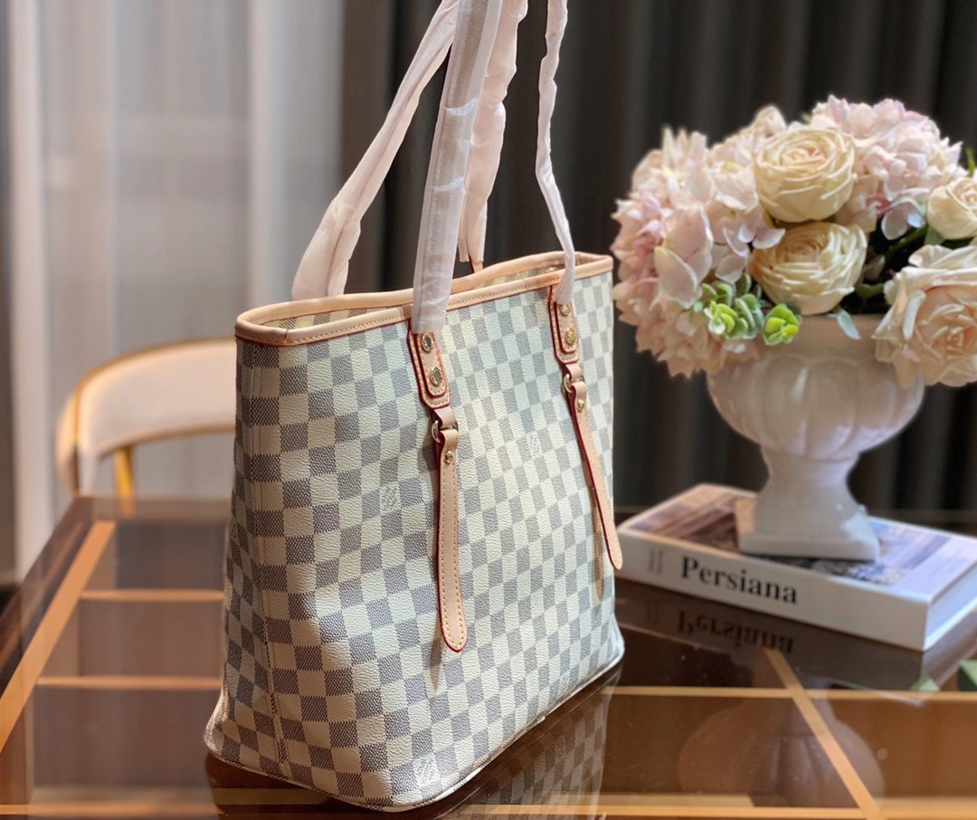 LV $85 gallery