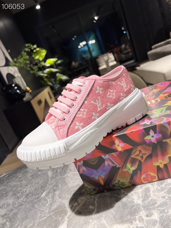 LV $85 gallery