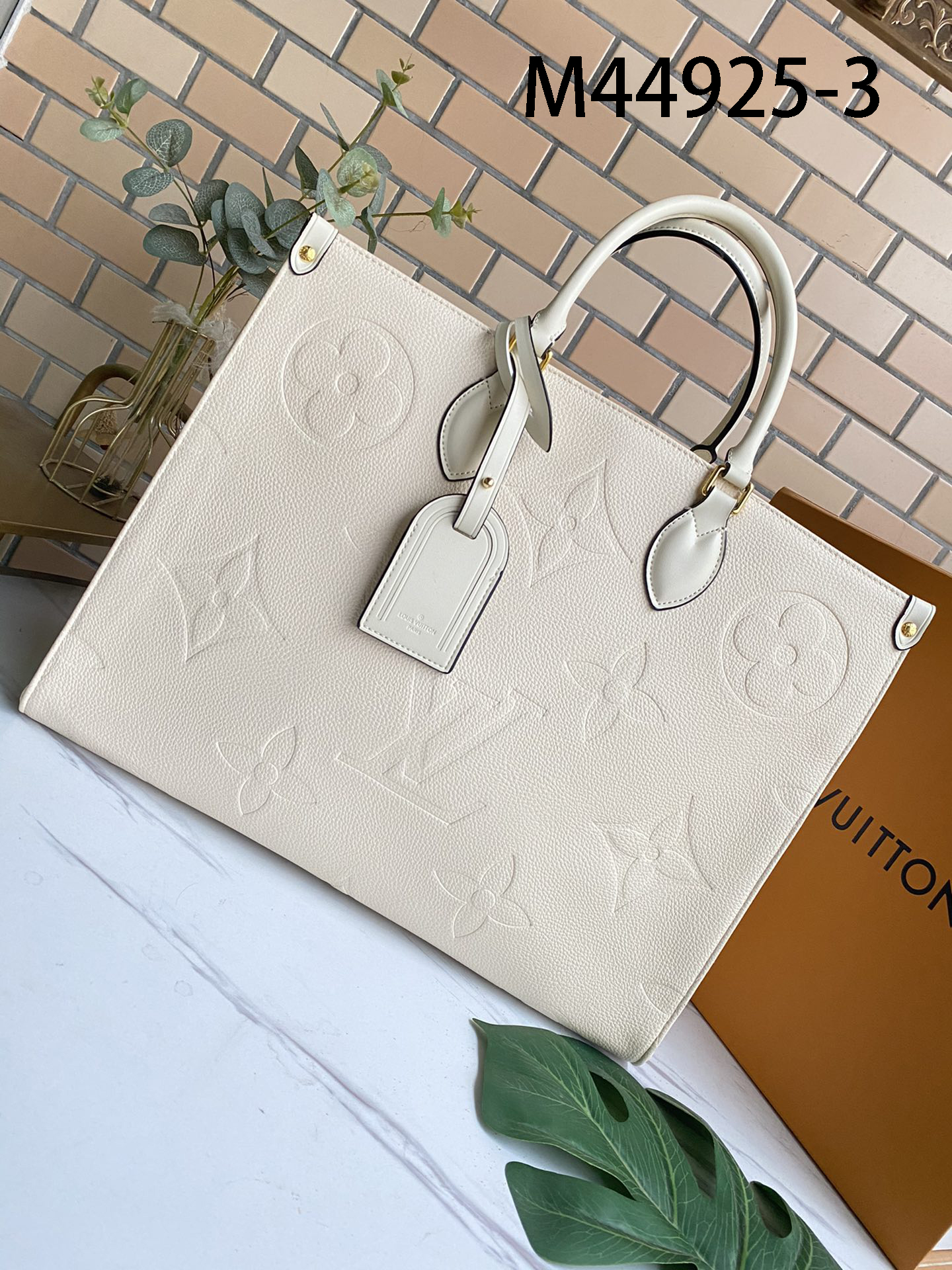 LV $85 gallery