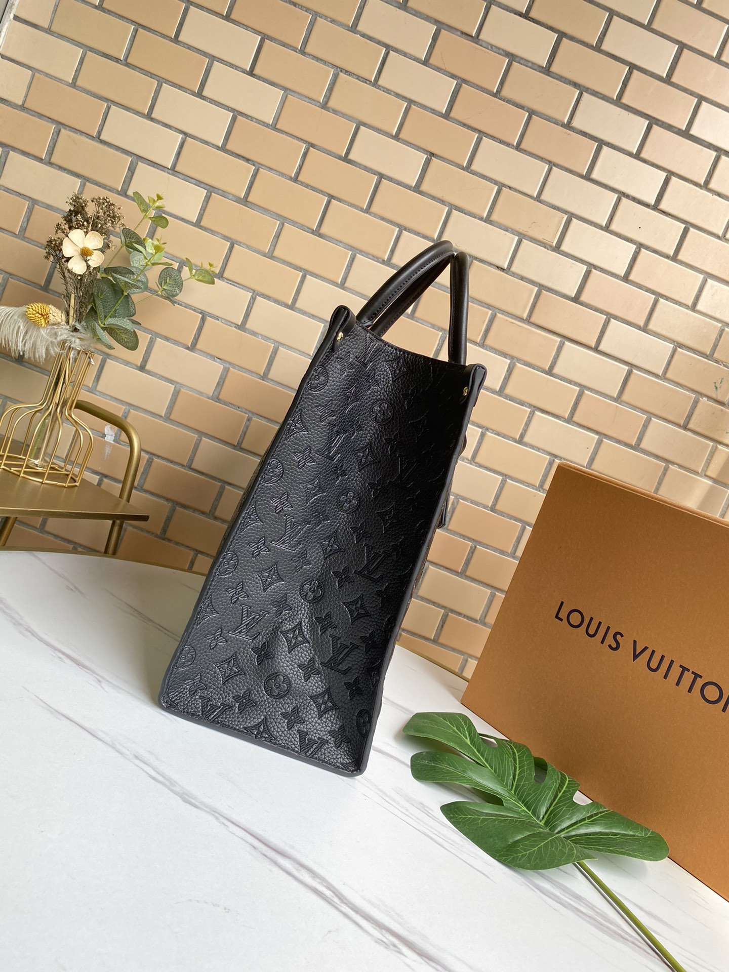 LV $85 gallery