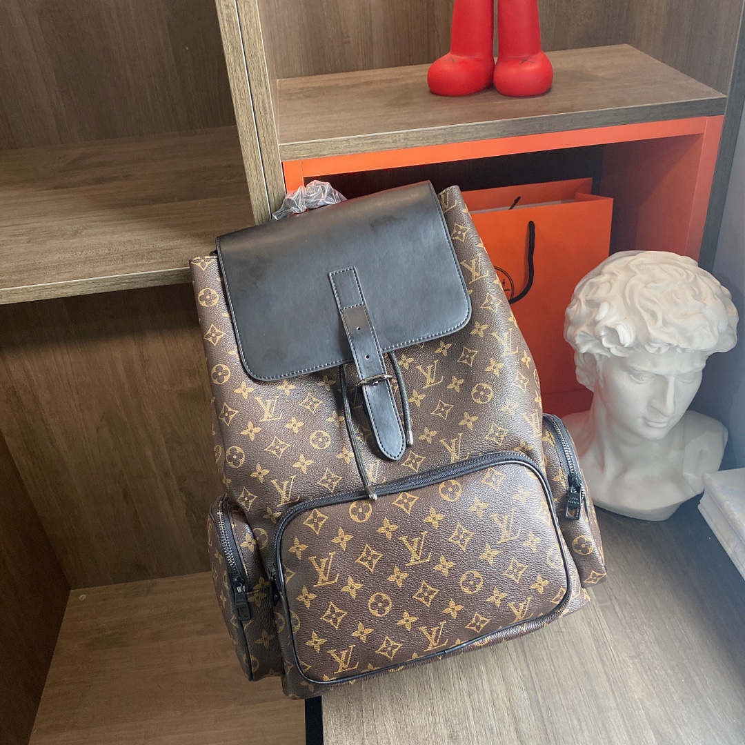 LV $85 gallery