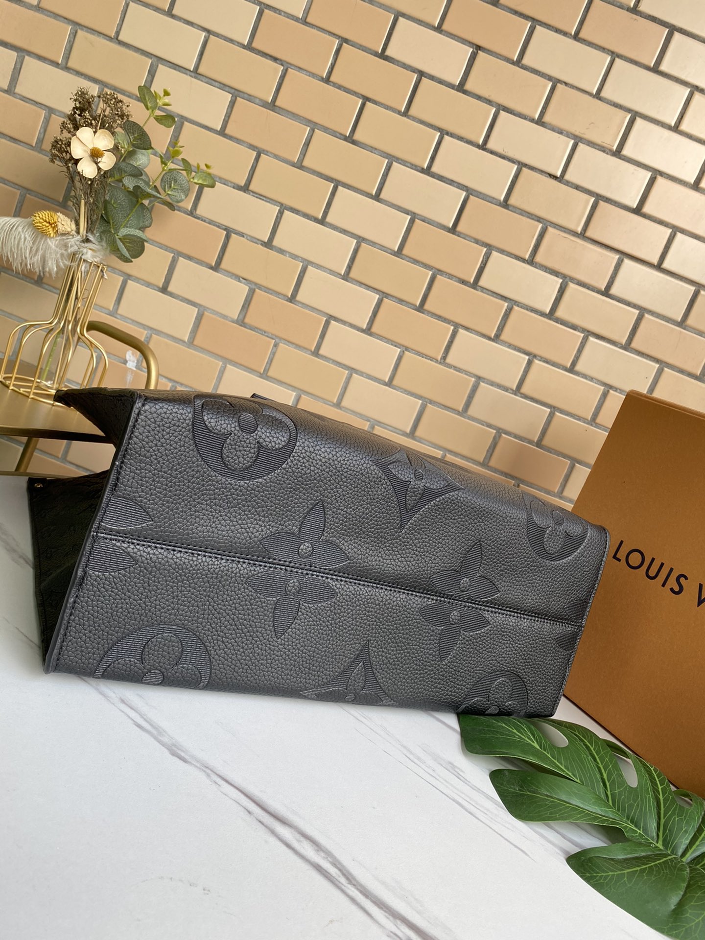 LV $85 gallery