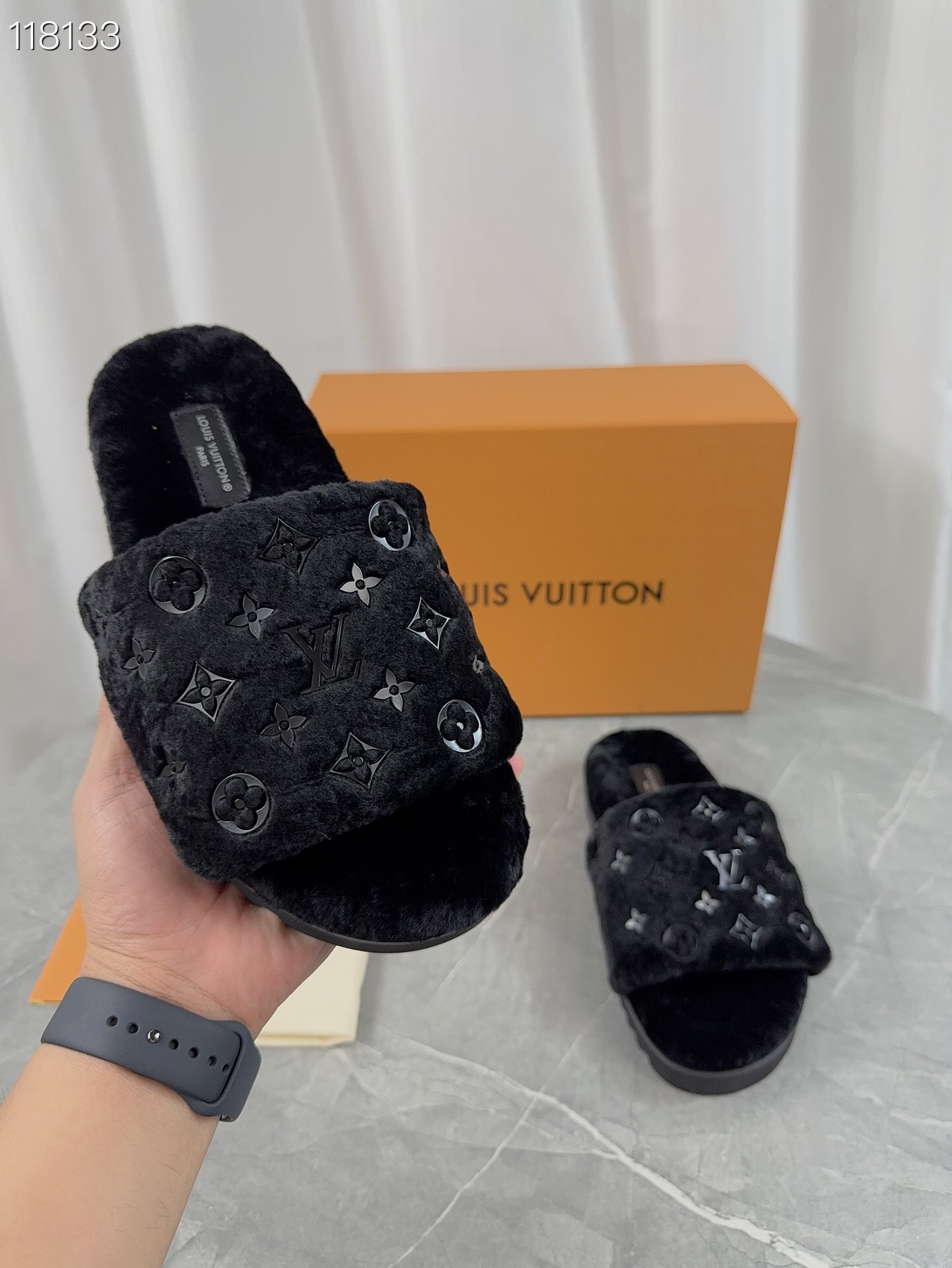 LV $85 gallery