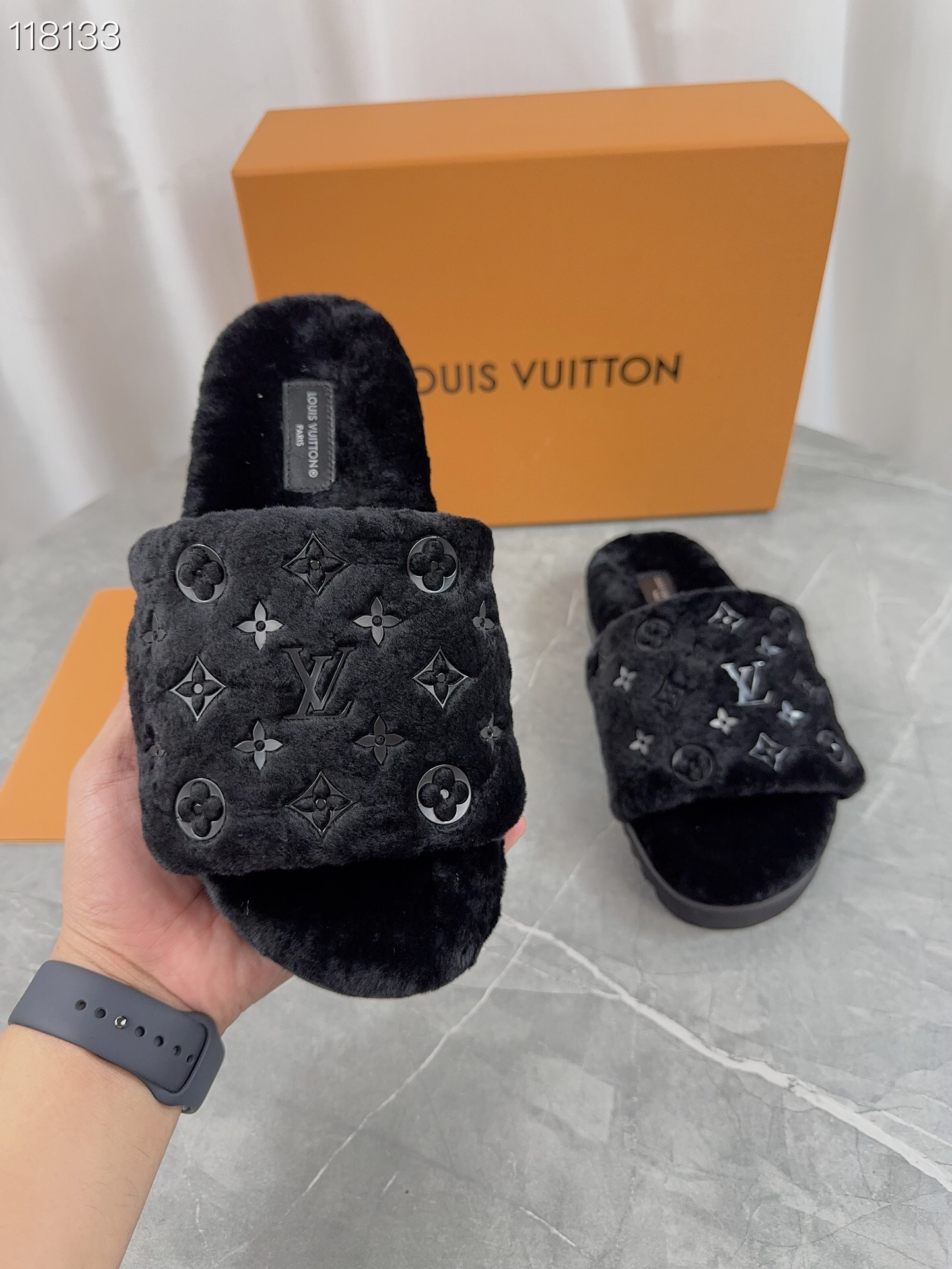 LV $85 gallery