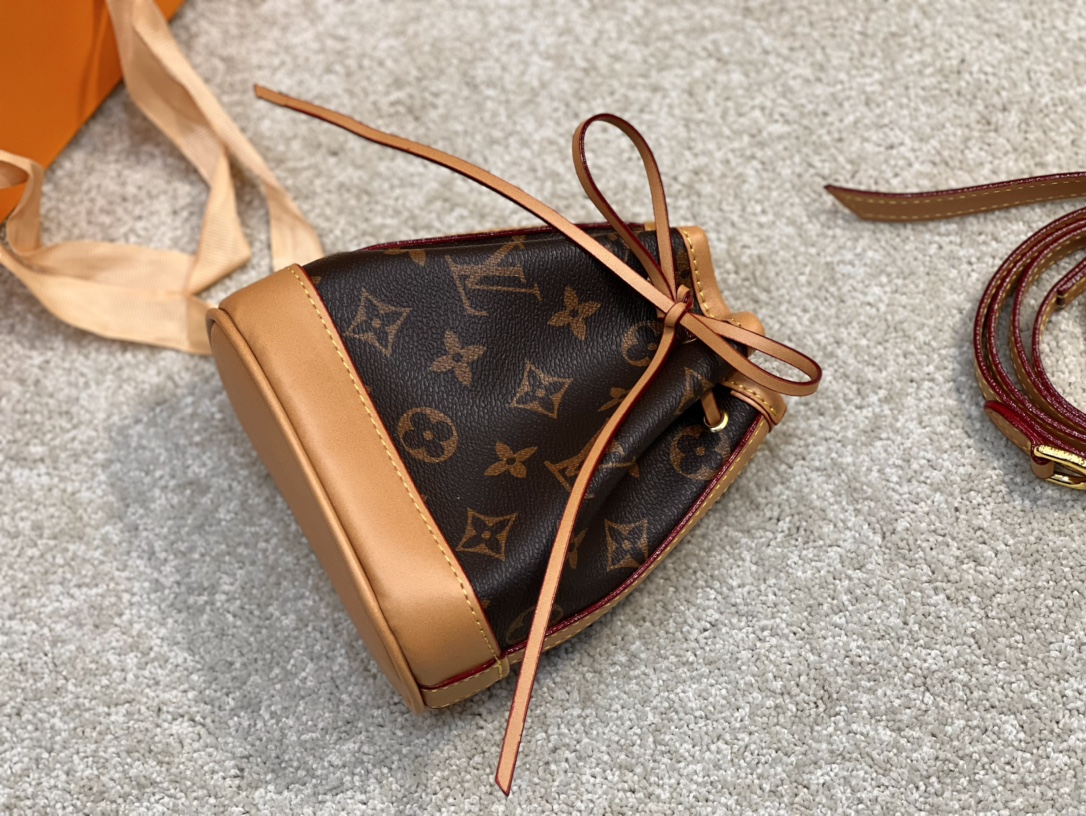 LV $85 gallery