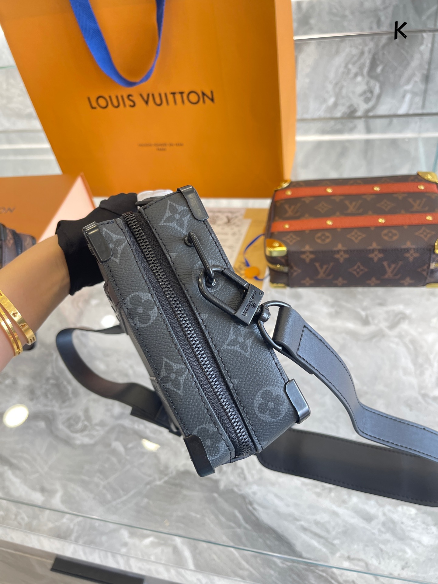 LV $85 gallery