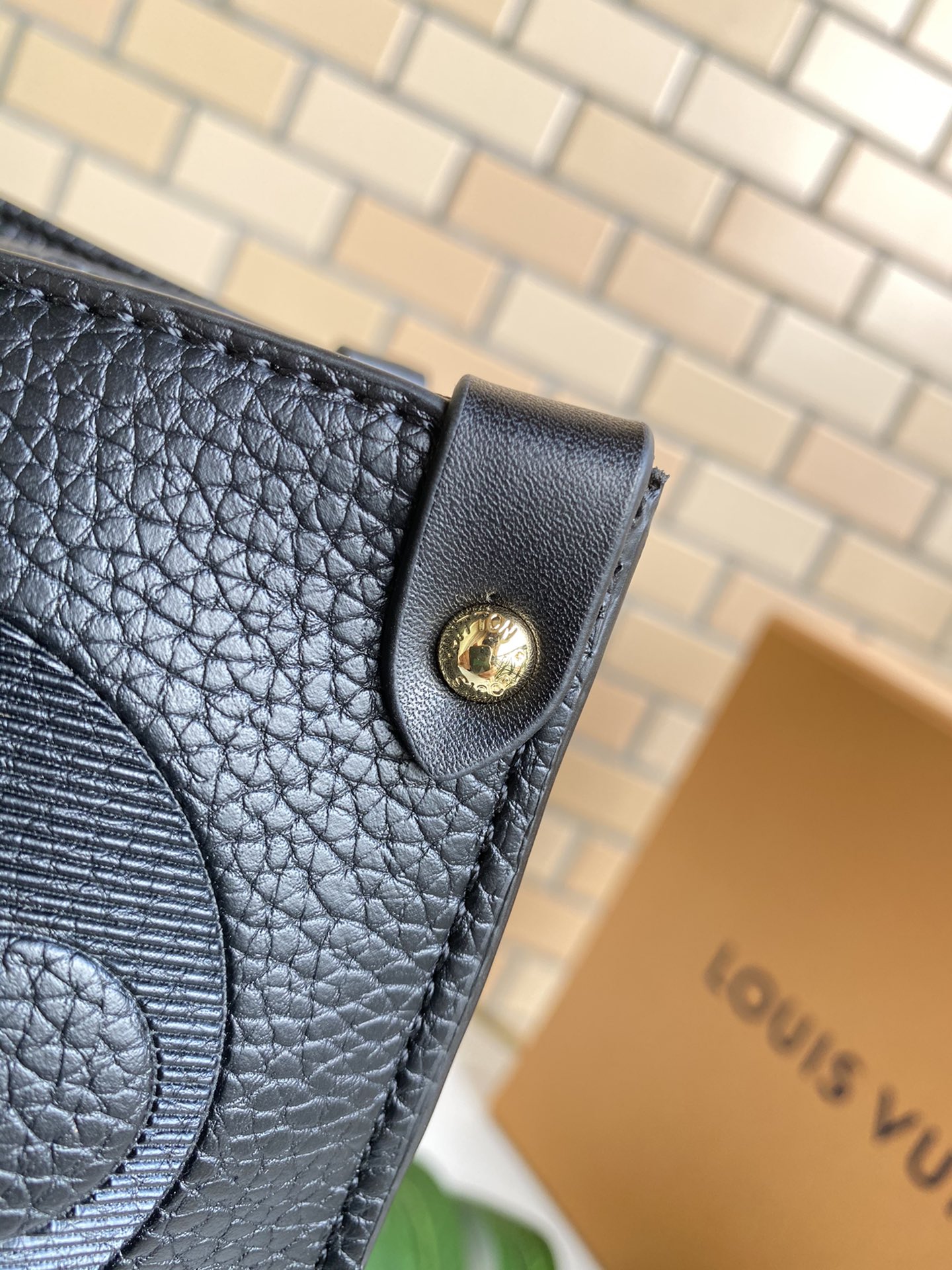 LV $85 gallery