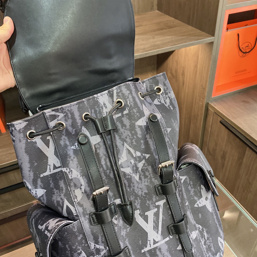 LV $85 gallery