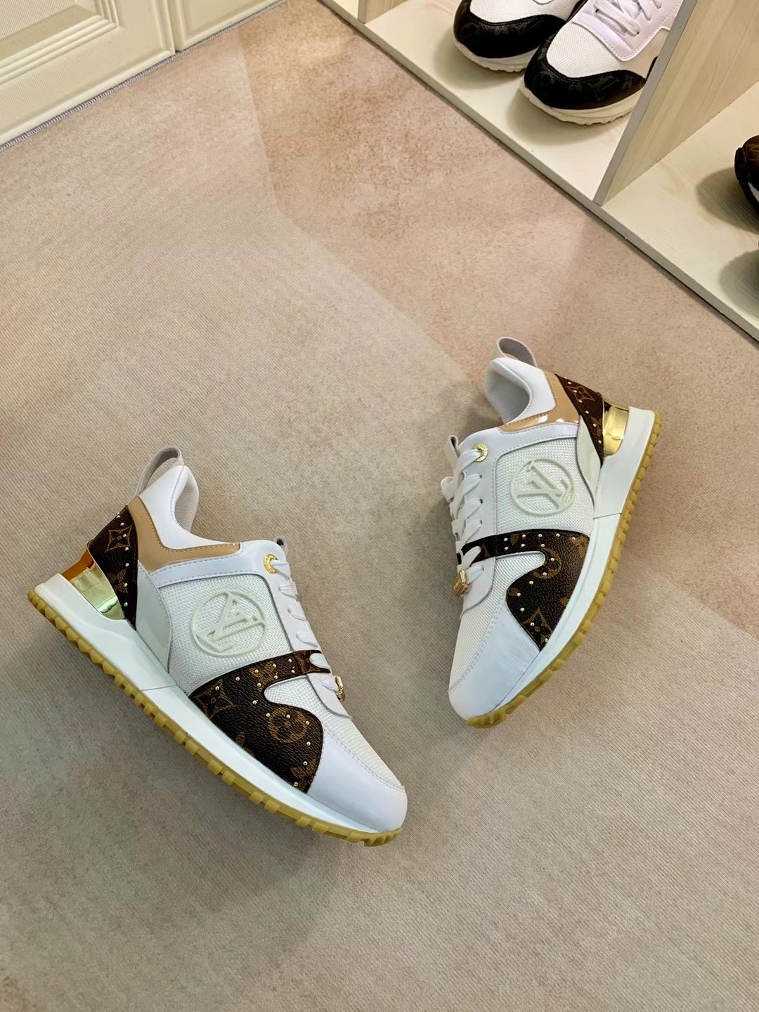 LV $85 gallery