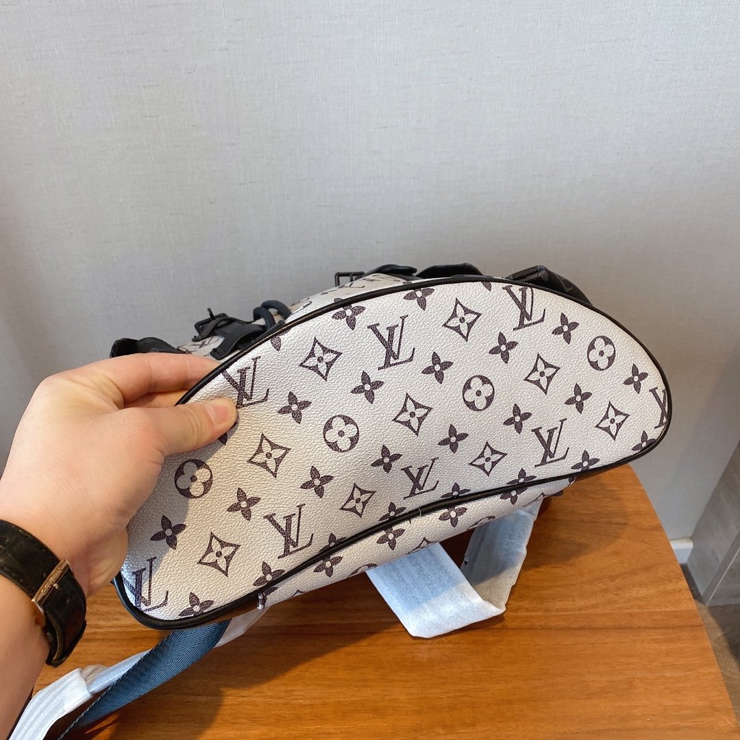 LV $85 gallery