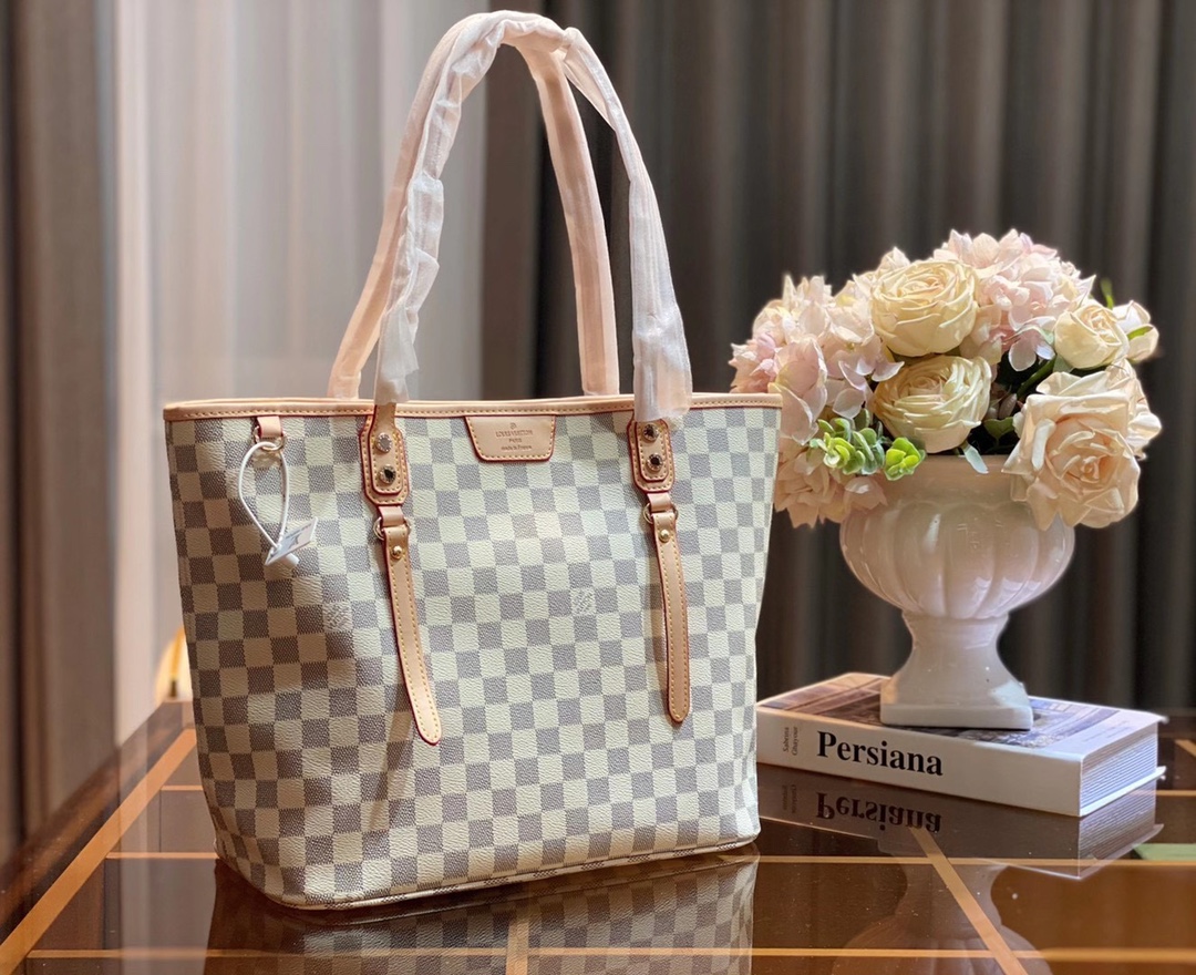 LV $85 gallery