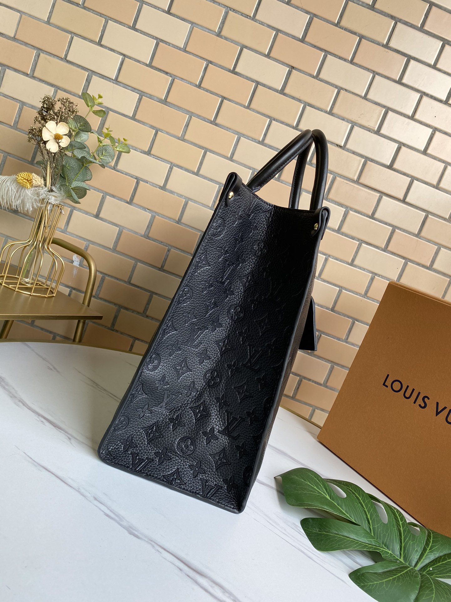 LV $85 gallery