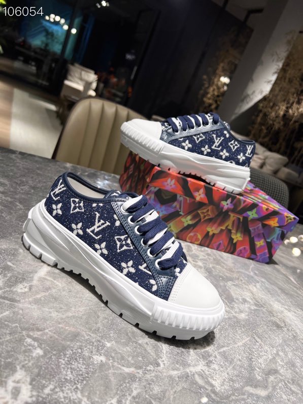 LV $85 gallery