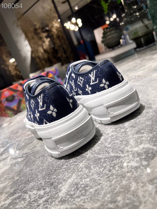 LV $85 gallery