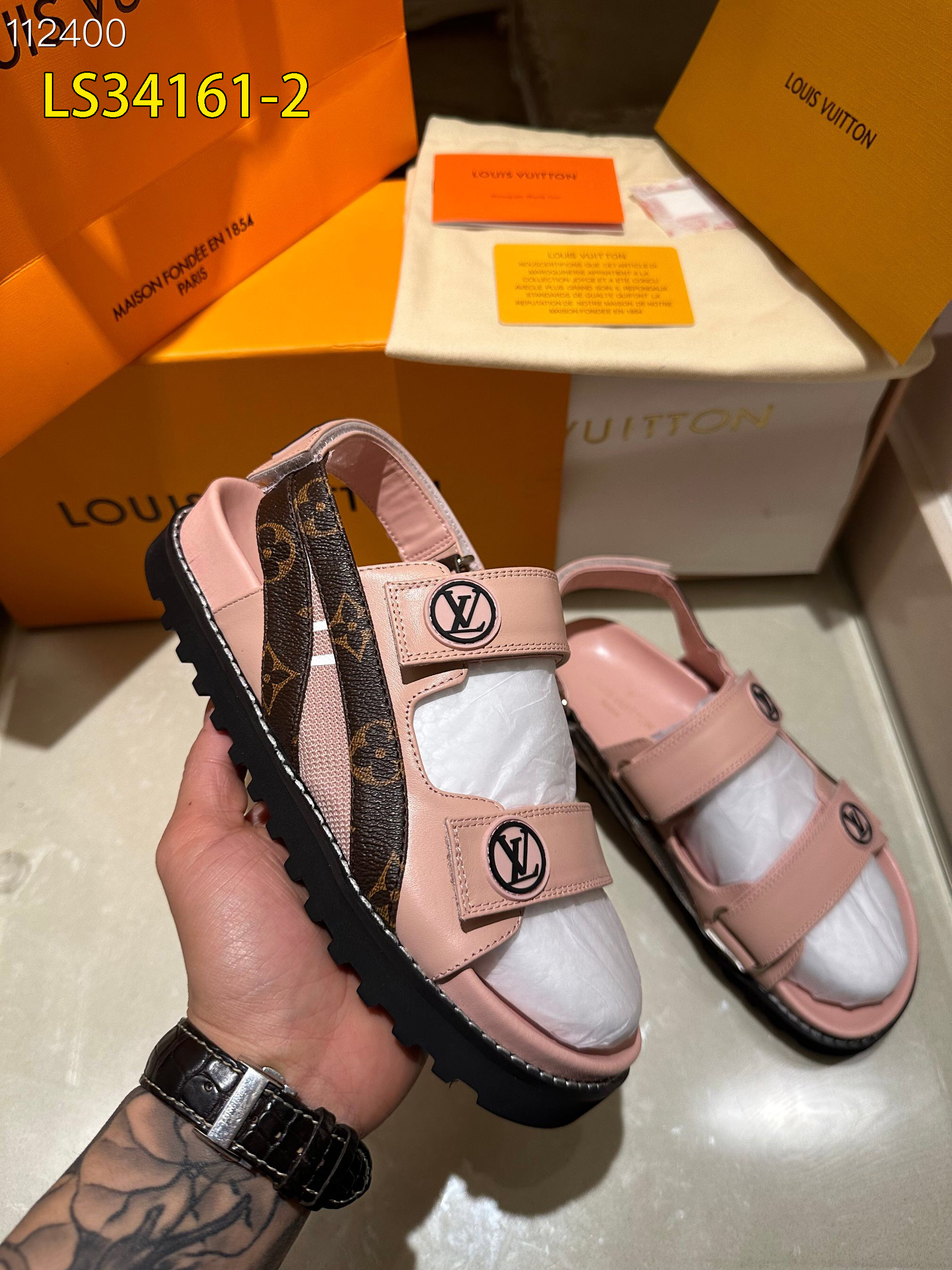 LV $86 gallery