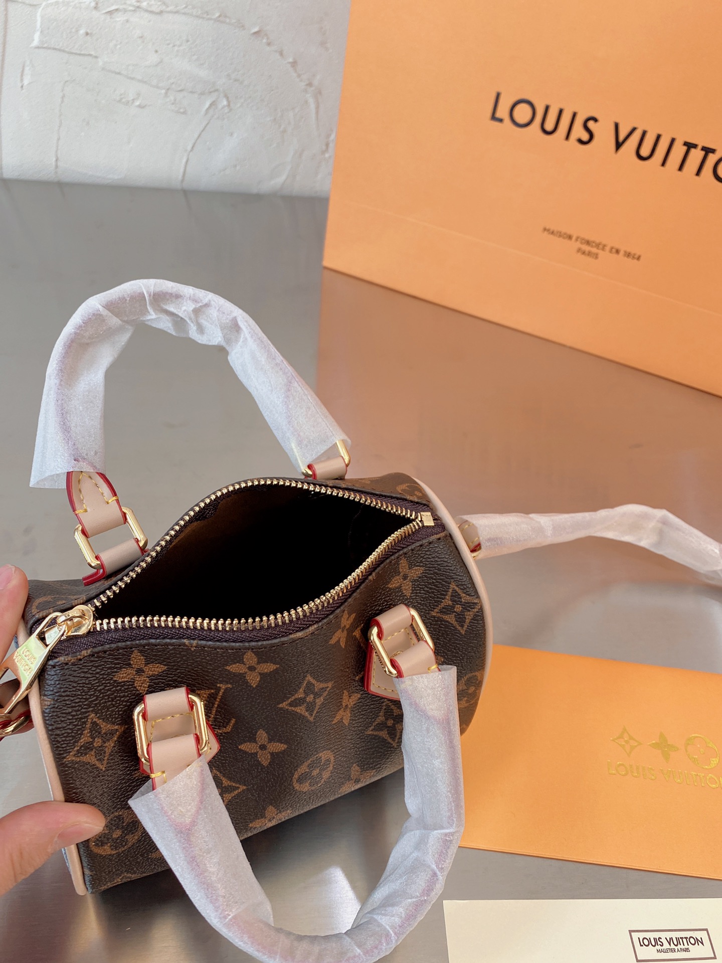 LV $86 gallery