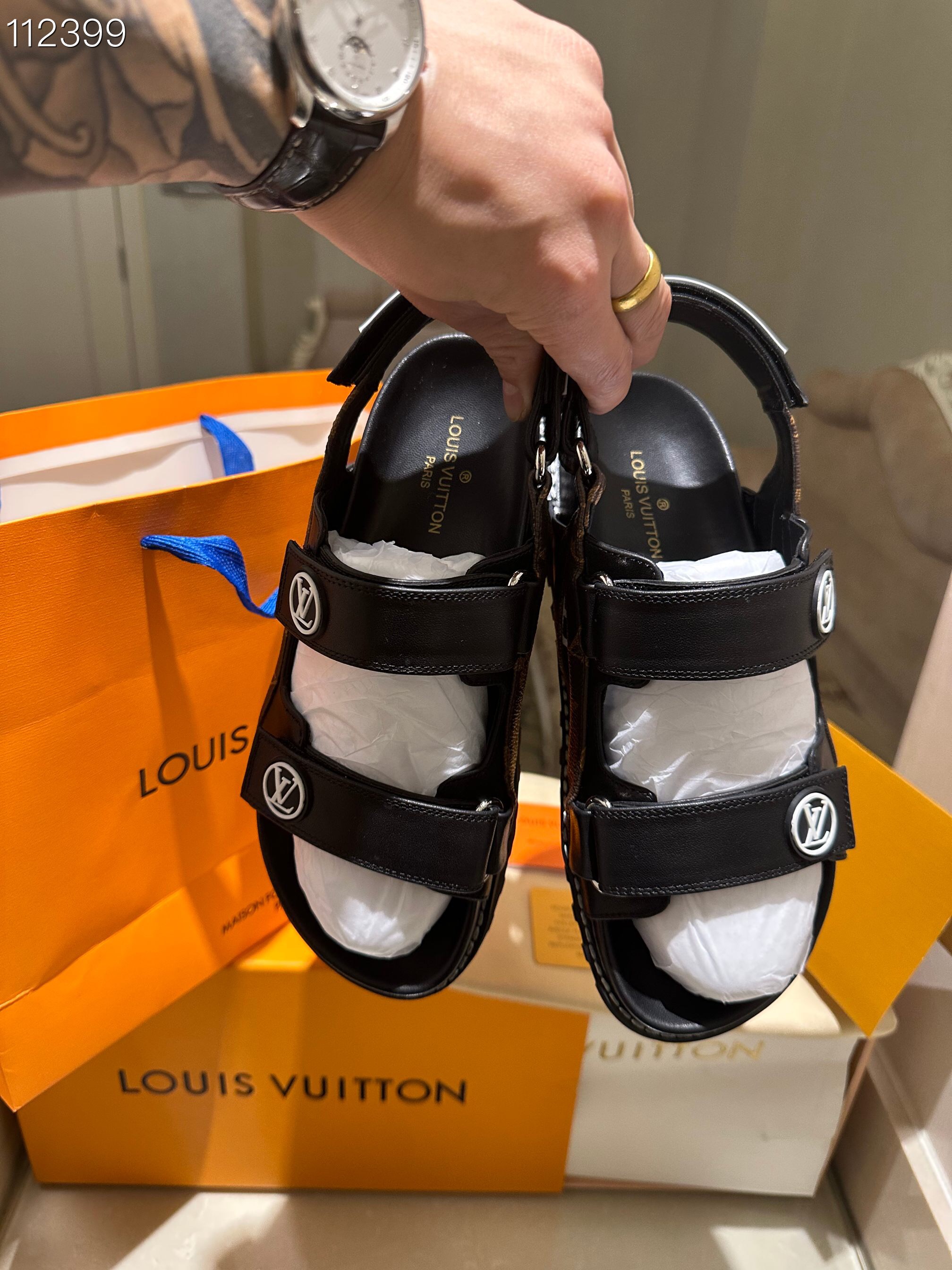 LV $86 gallery