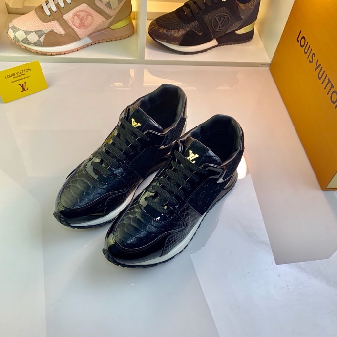 LV $86 gallery