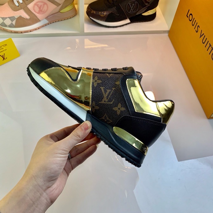 LV $86 gallery