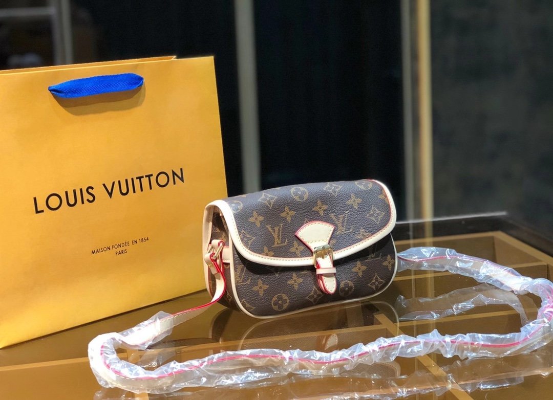 LV $86 gallery