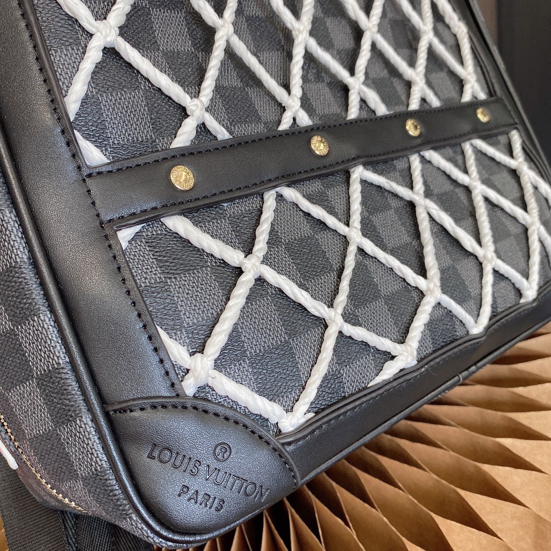 LV $86 gallery