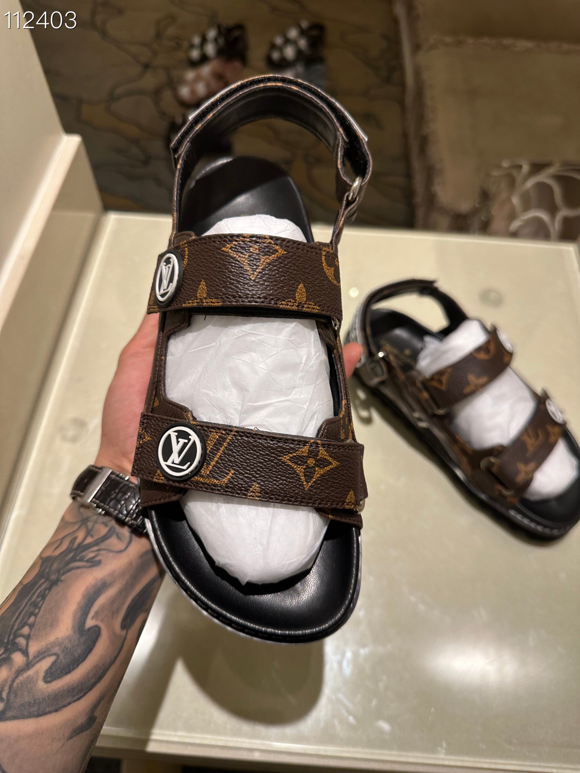 LV $86 gallery