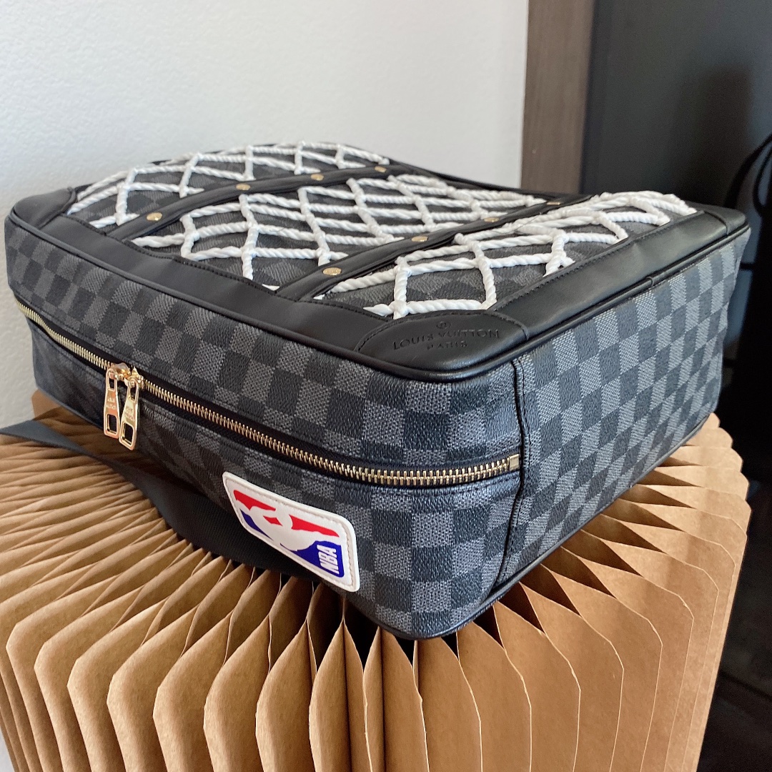 LV $86 gallery