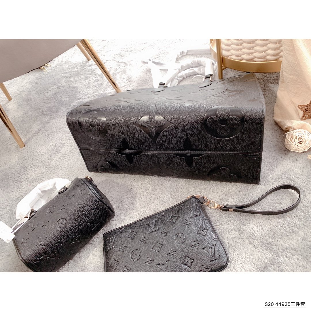 LV $86 gallery